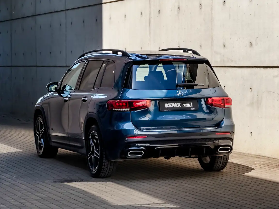 MERCEDES-BENZ GLB