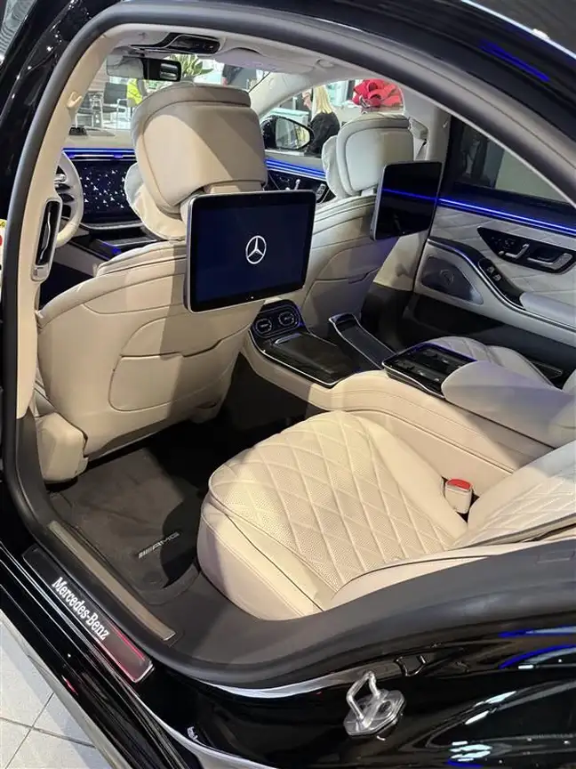 MERCEDES-BENZ GLB