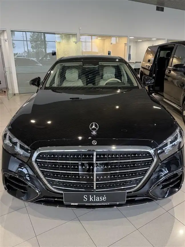 MERCEDES-BENZ GLB