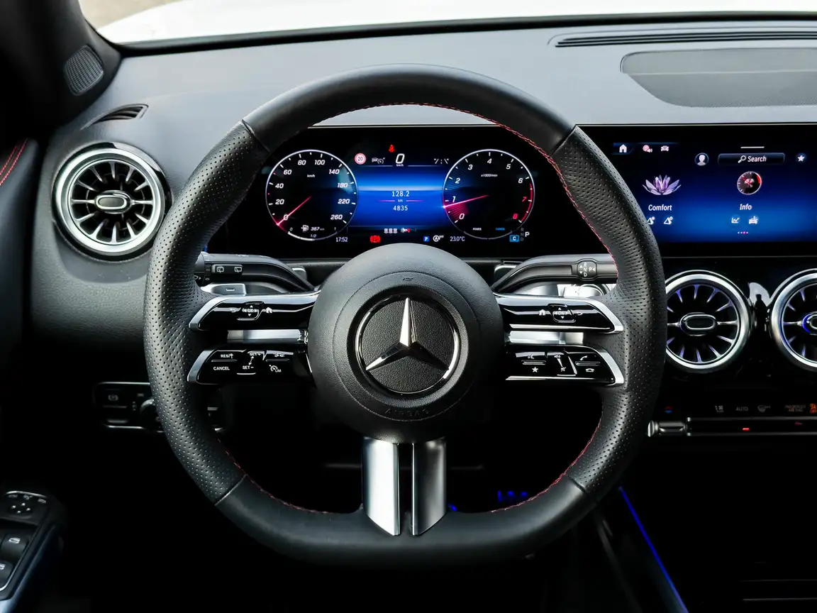 MERCEDES-BENZ GLB