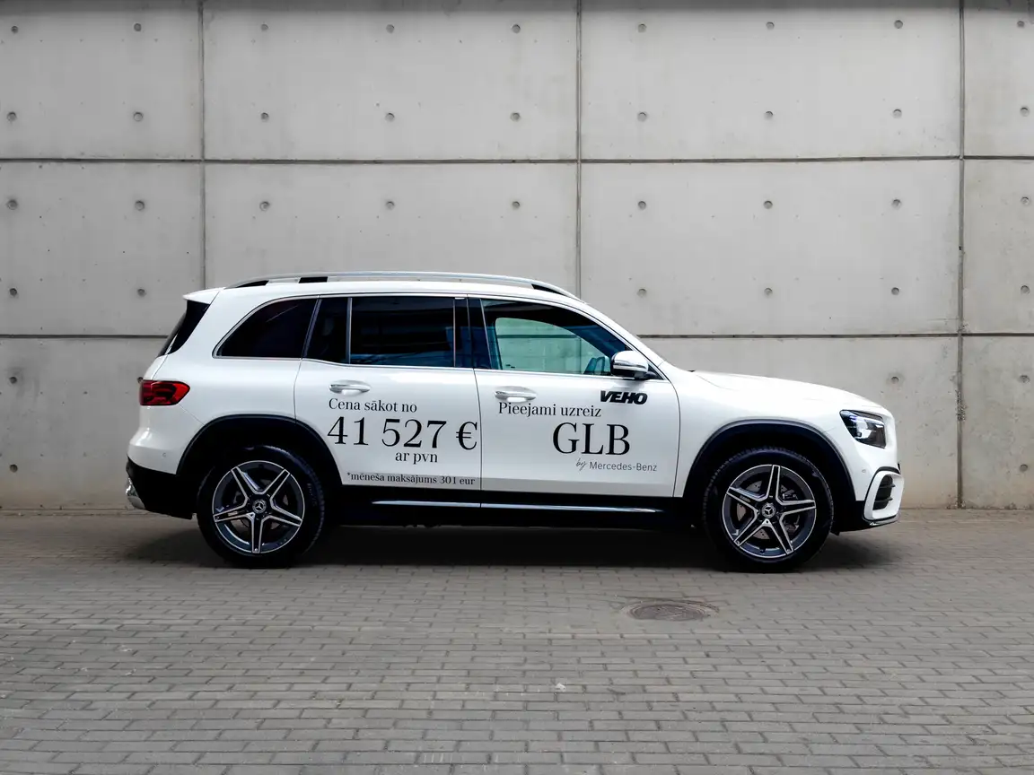 MERCEDES-BENZ GLB