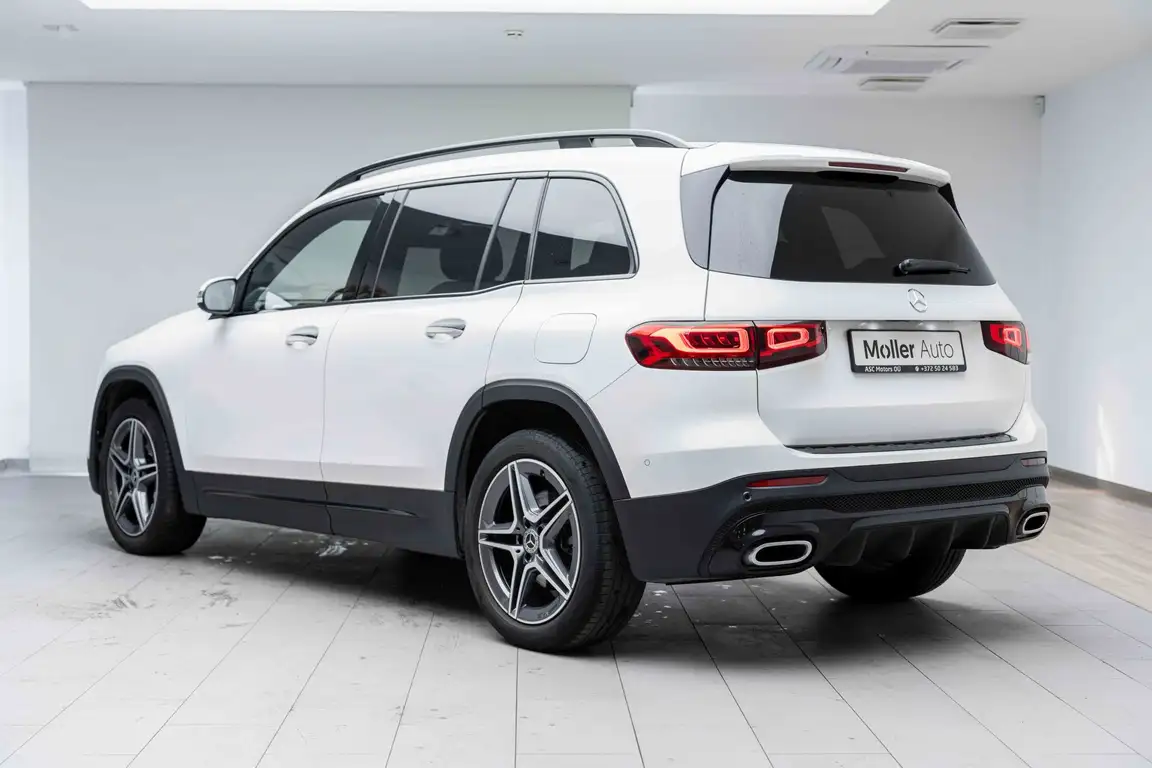 MERCEDES-BENZ GLB