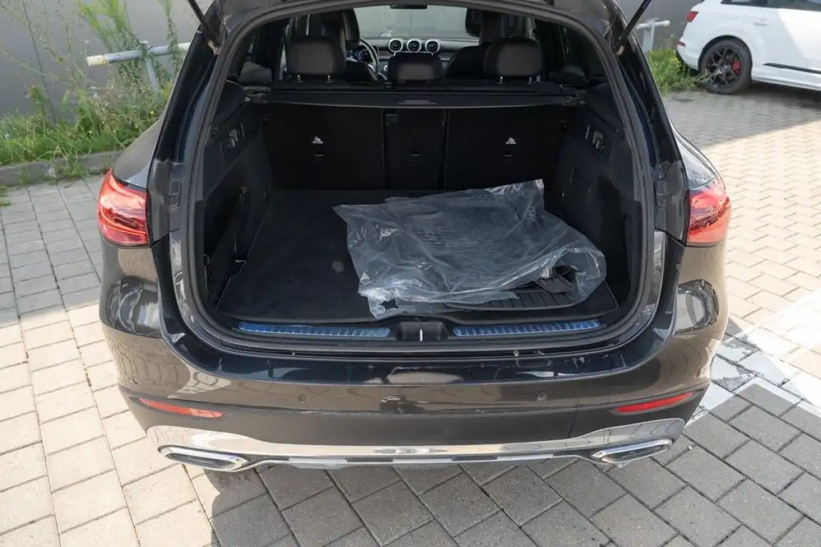 MERCEDES-BENZ GLC