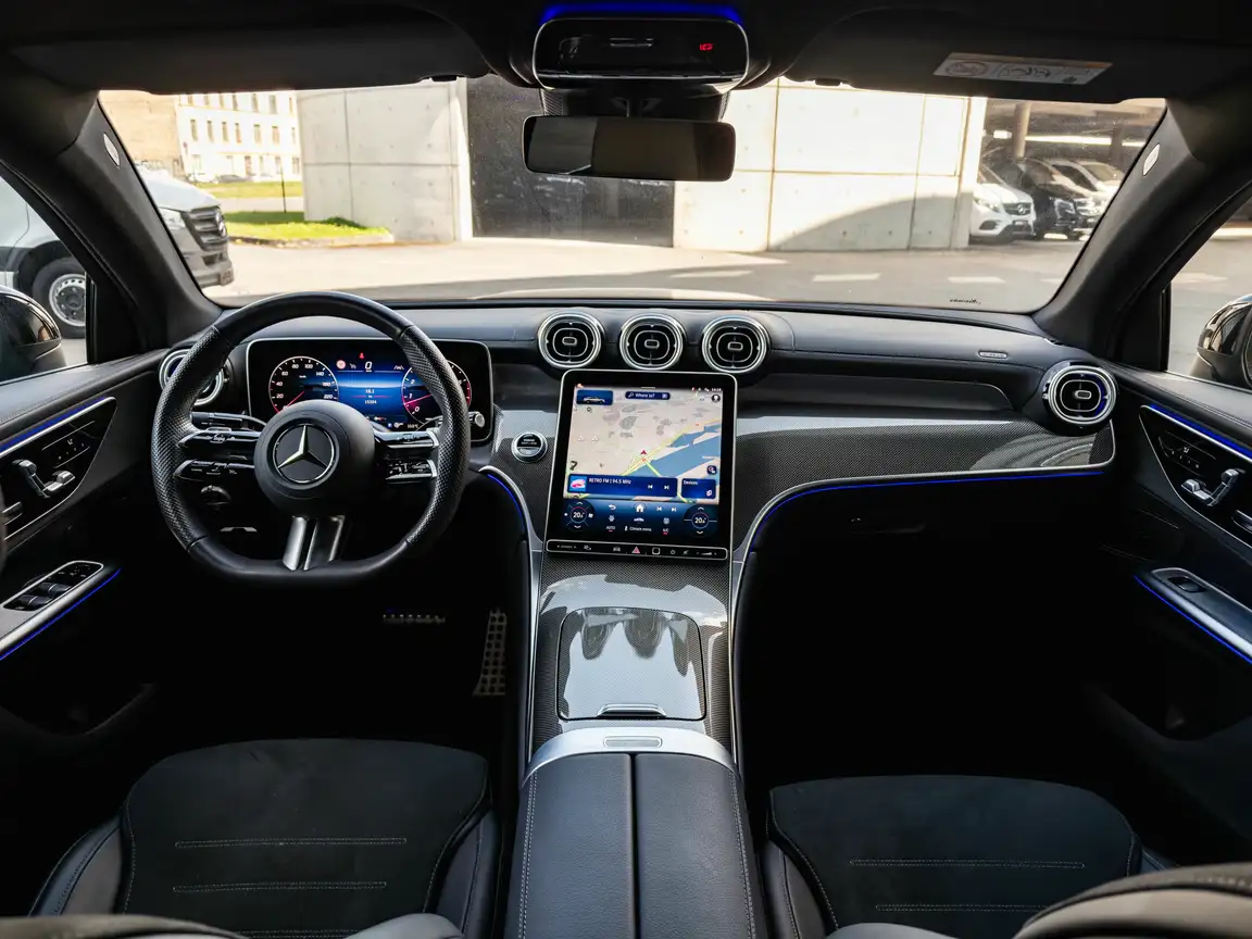 MERCEDES-BENZ GLC