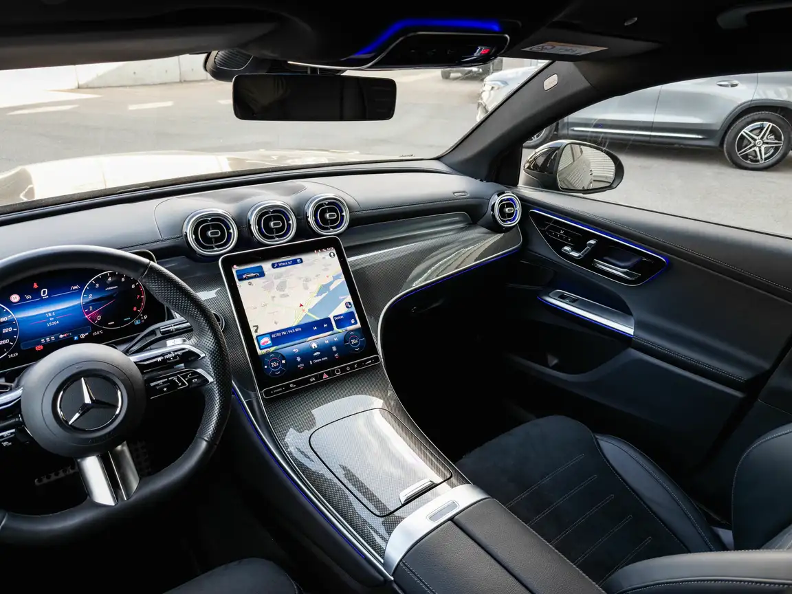 MERCEDES-BENZ GLC
