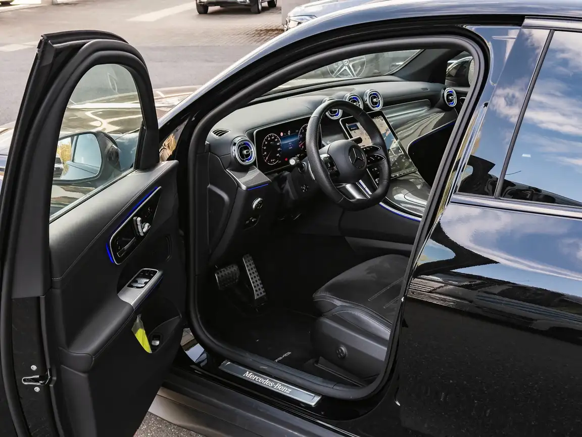 MERCEDES-BENZ GLC