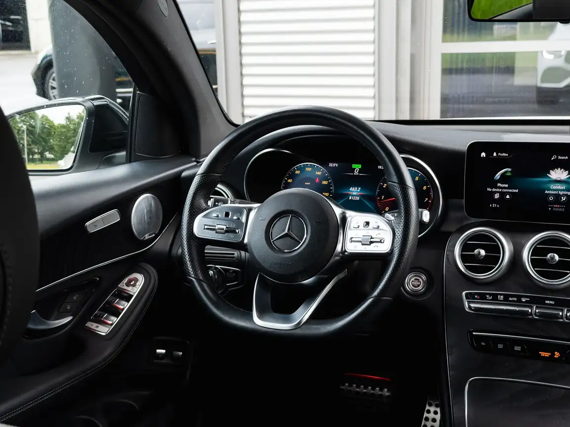 MERCEDES-BENZ GLC