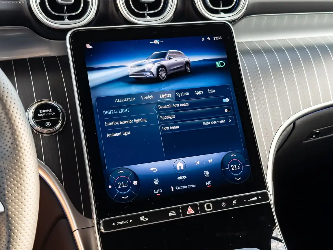 MERCEDES-BENZ GLC