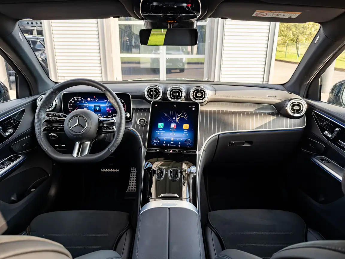 MERCEDES-BENZ GLC