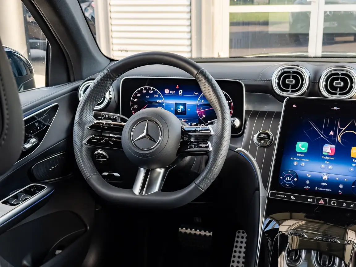MERCEDES-BENZ GLC