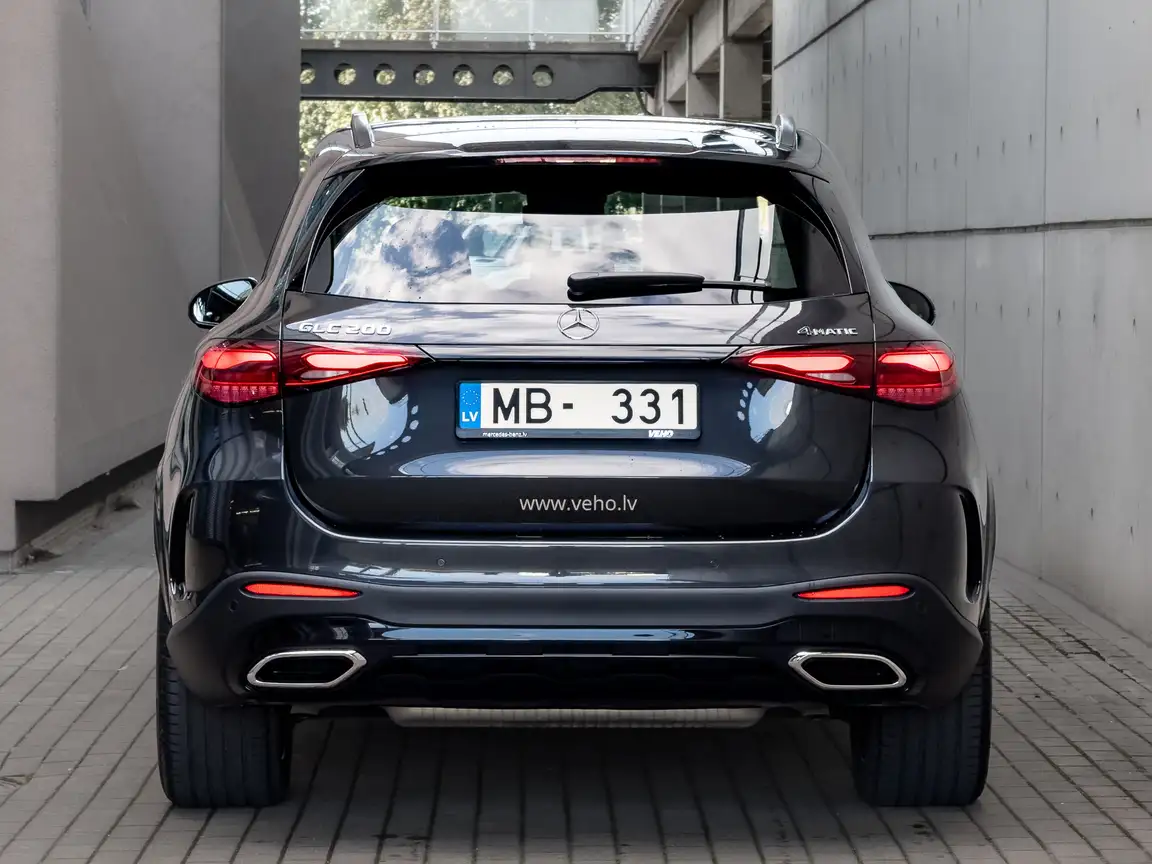 MERCEDES-BENZ GLC
