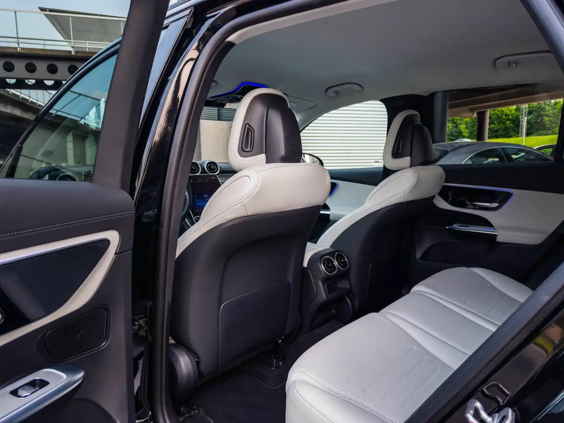 MERCEDES-BENZ GLC