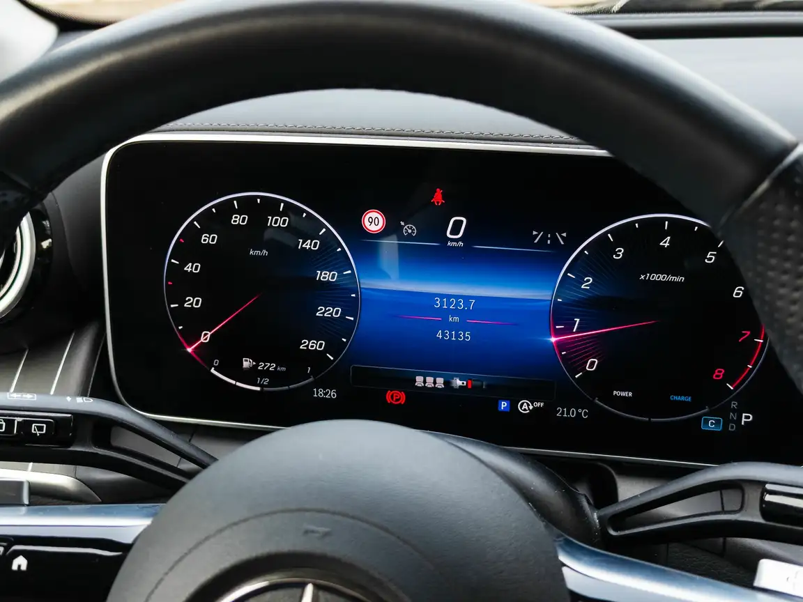 MERCEDES-BENZ GLC