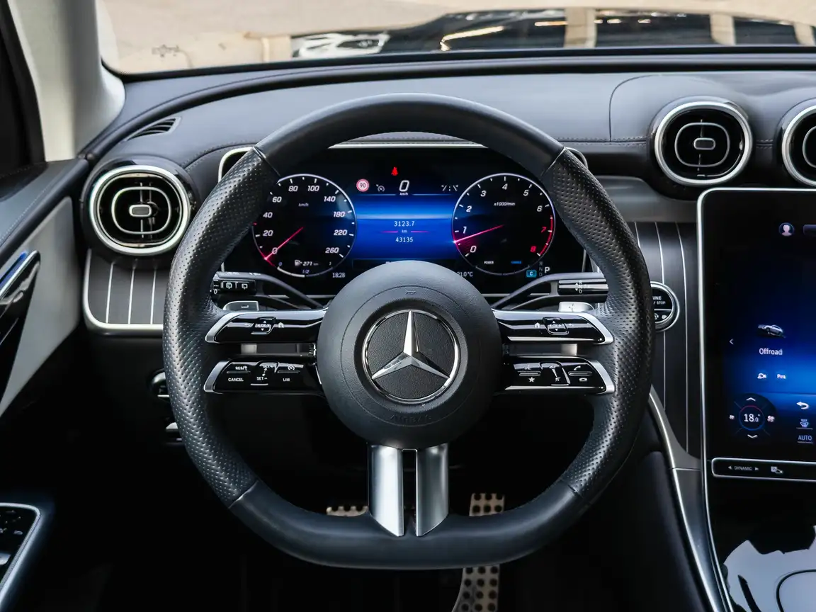 MERCEDES-BENZ GLC