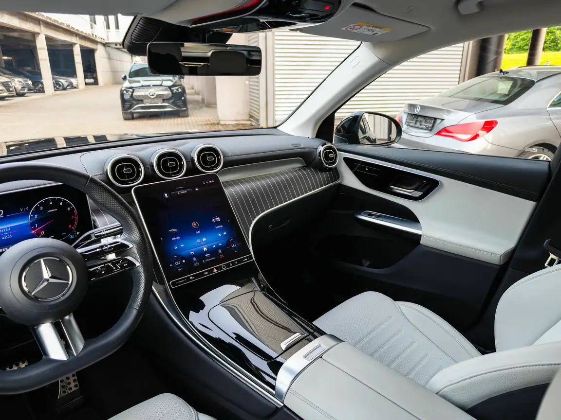 MERCEDES-BENZ GLC