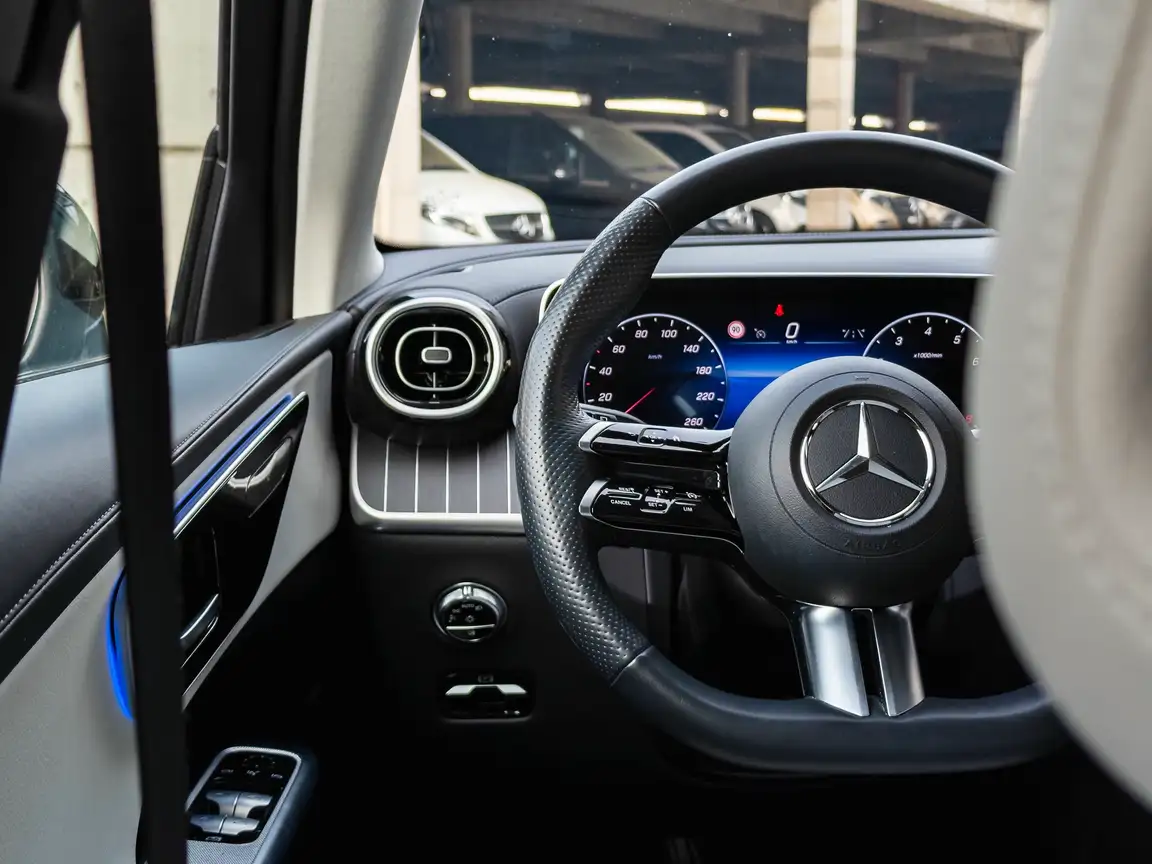 MERCEDES-BENZ GLC