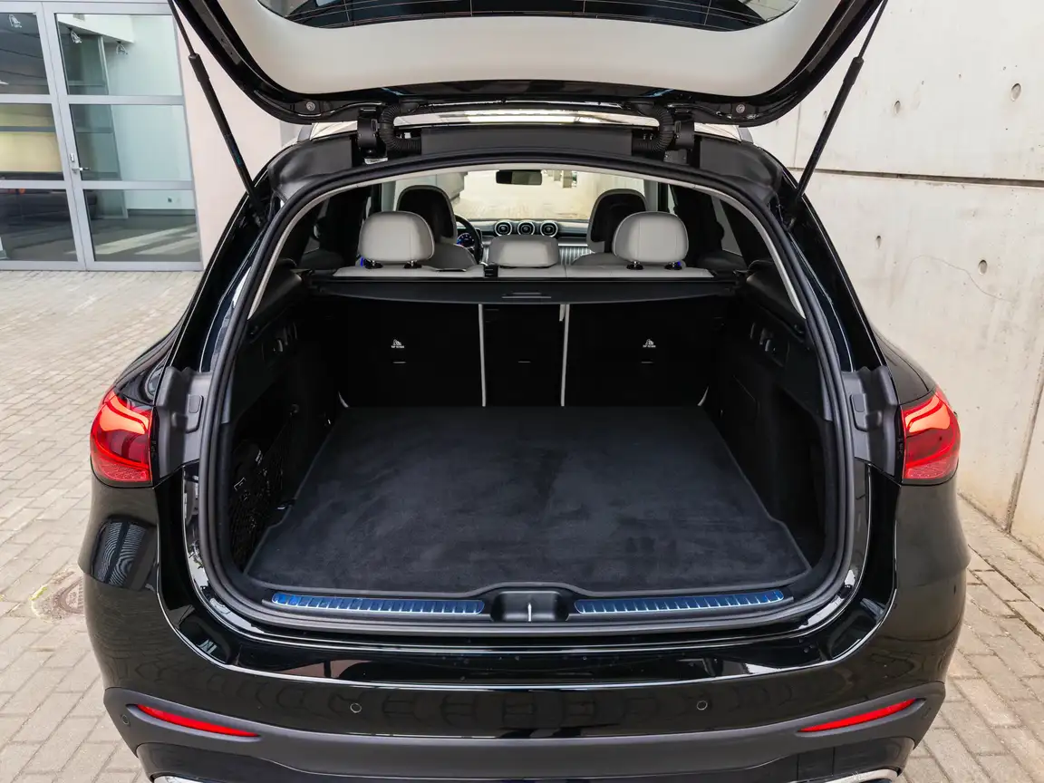 MERCEDES-BENZ GLC