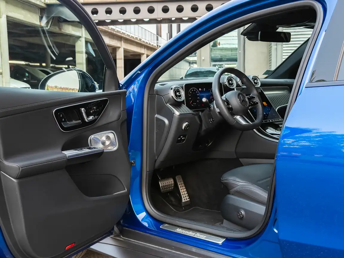 MERCEDES-BENZ GLC