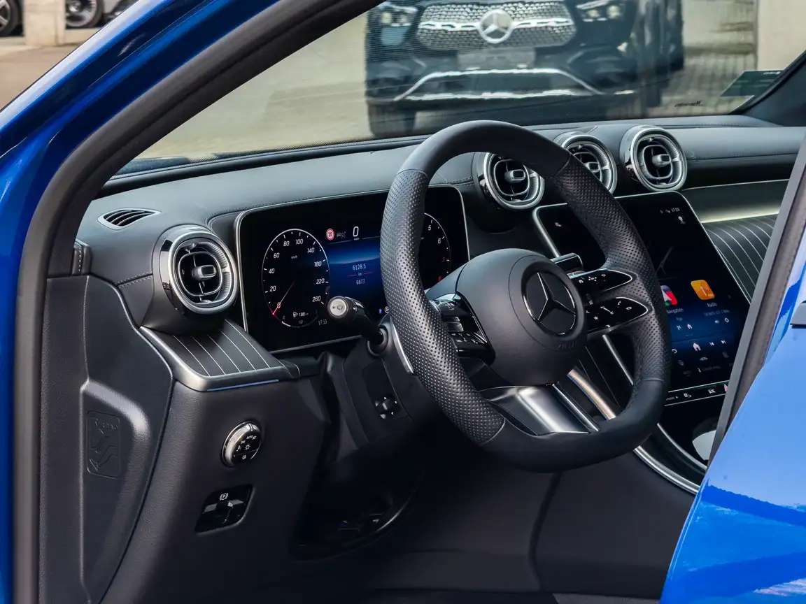 MERCEDES-BENZ GLC