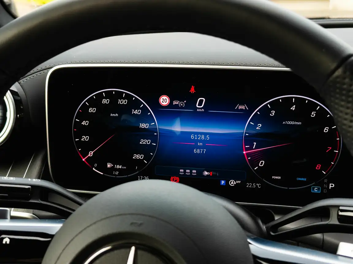 MERCEDES-BENZ GLC