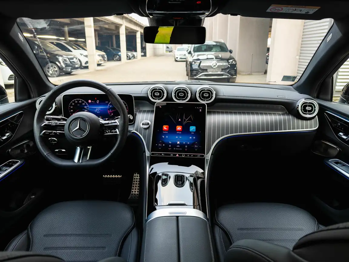 MERCEDES-BENZ GLC