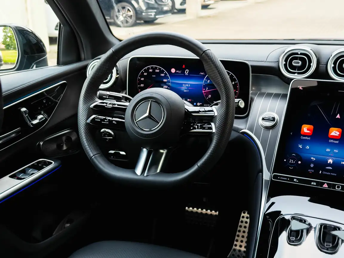 MERCEDES-BENZ GLC