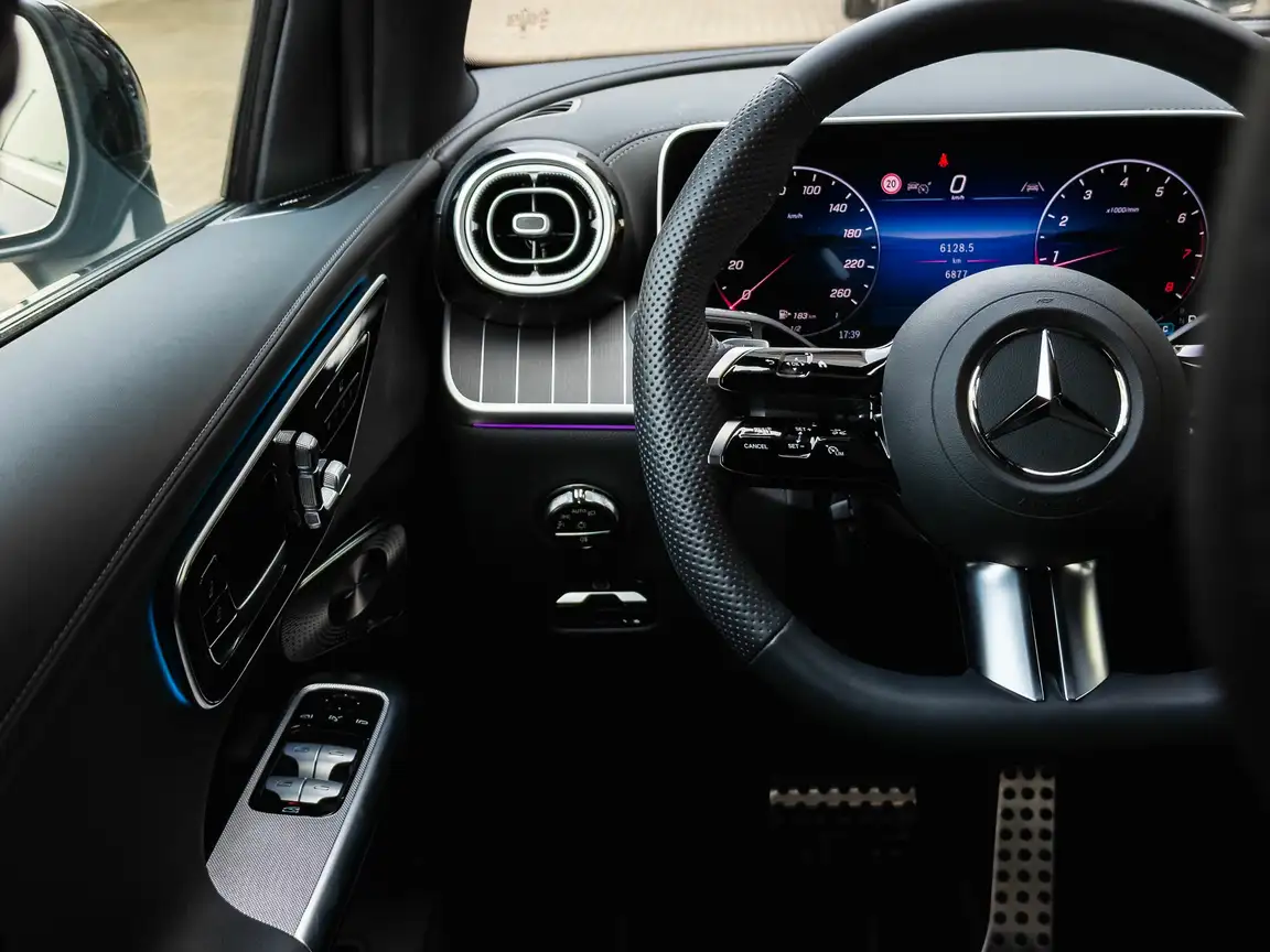 MERCEDES-BENZ GLC