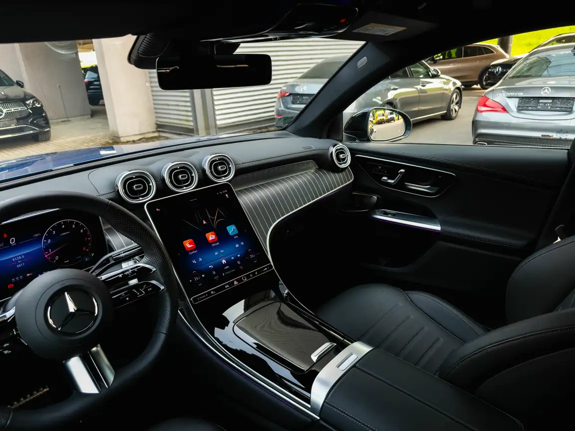 MERCEDES-BENZ GLC