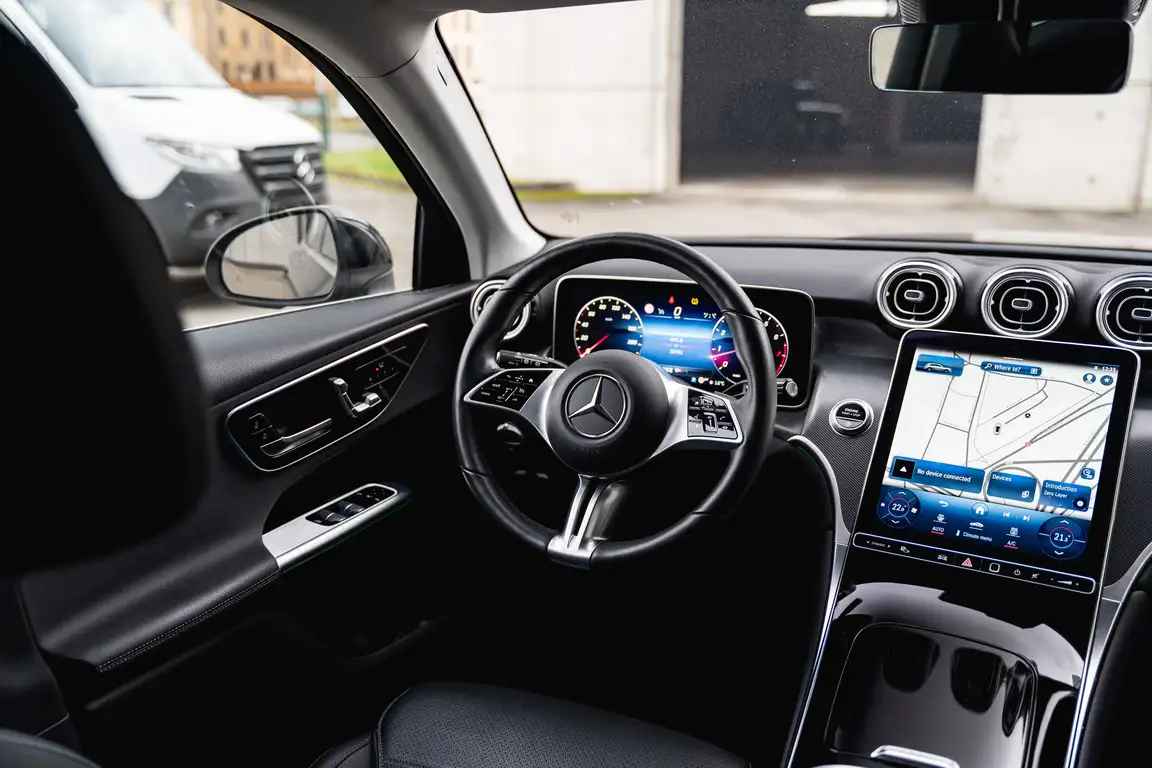 MERCEDES-BENZ GLC