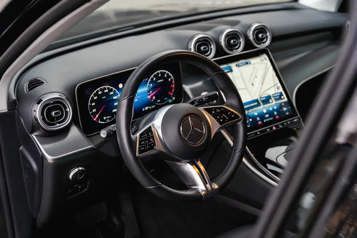 MERCEDES-BENZ GLC