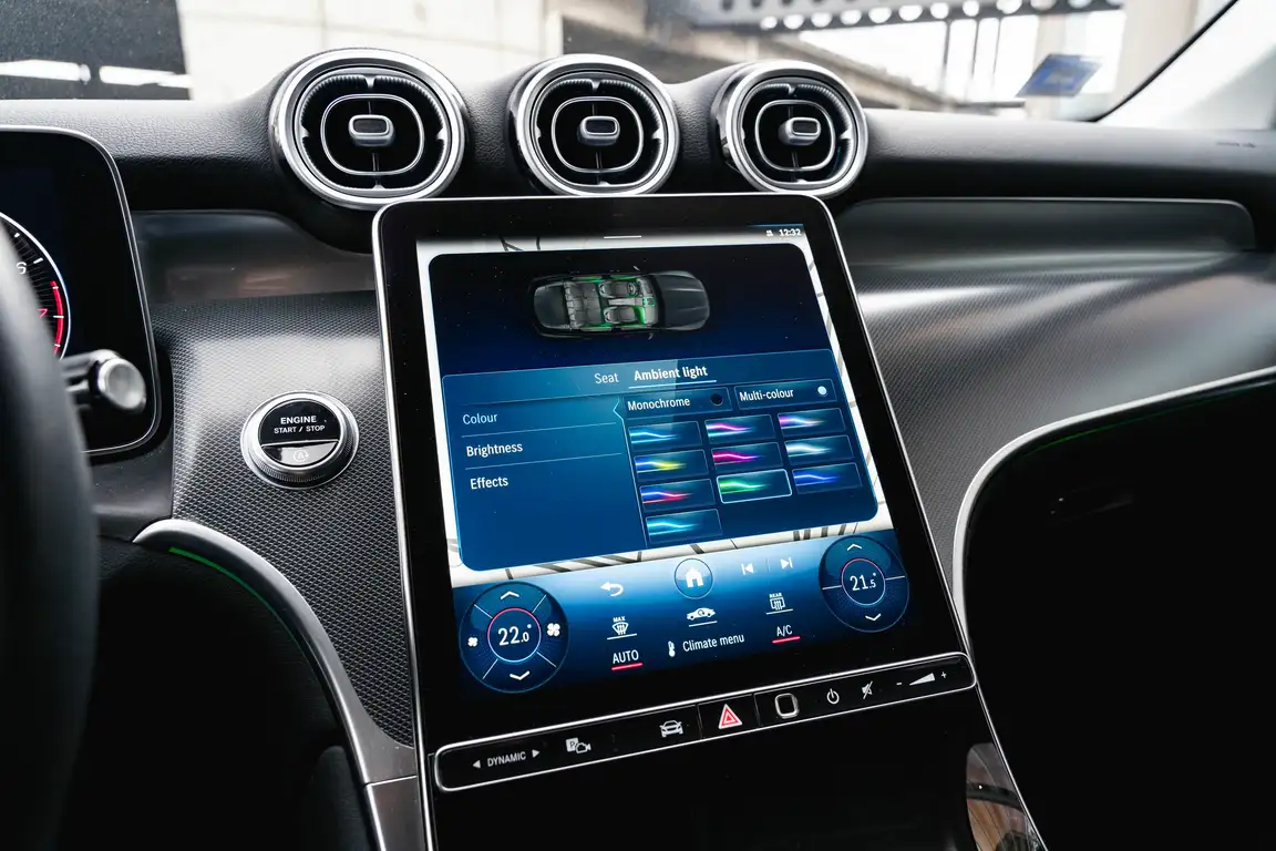 MERCEDES-BENZ GLC