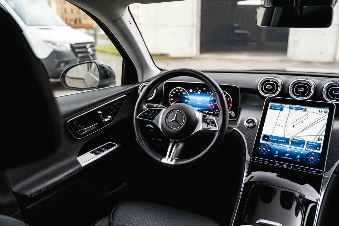 MERCEDES-BENZ GLC