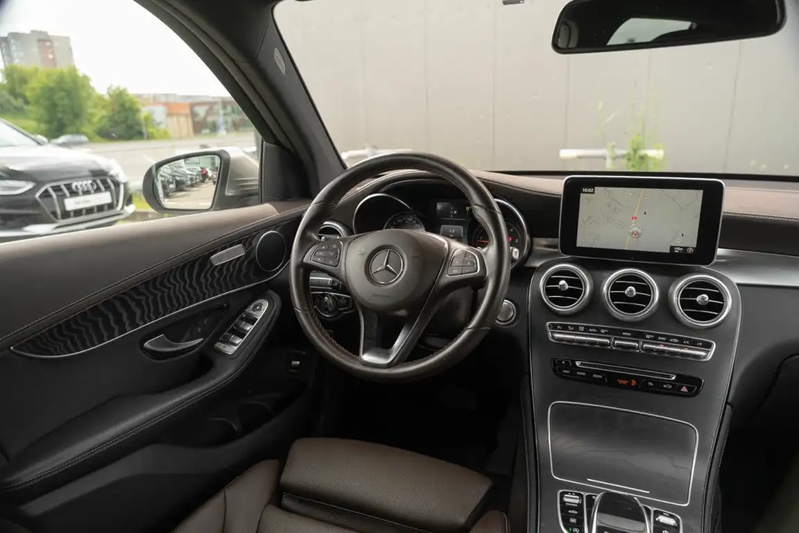 MERCEDES-BENZ GLC