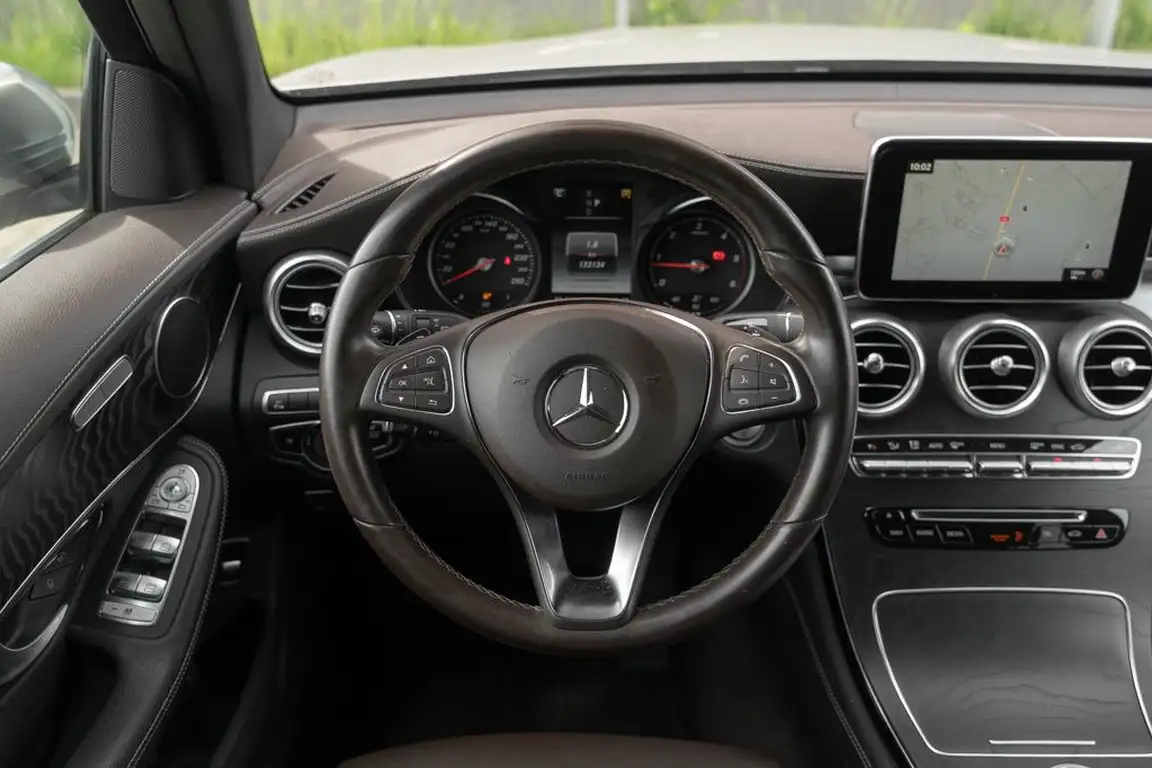 MERCEDES-BENZ GLC