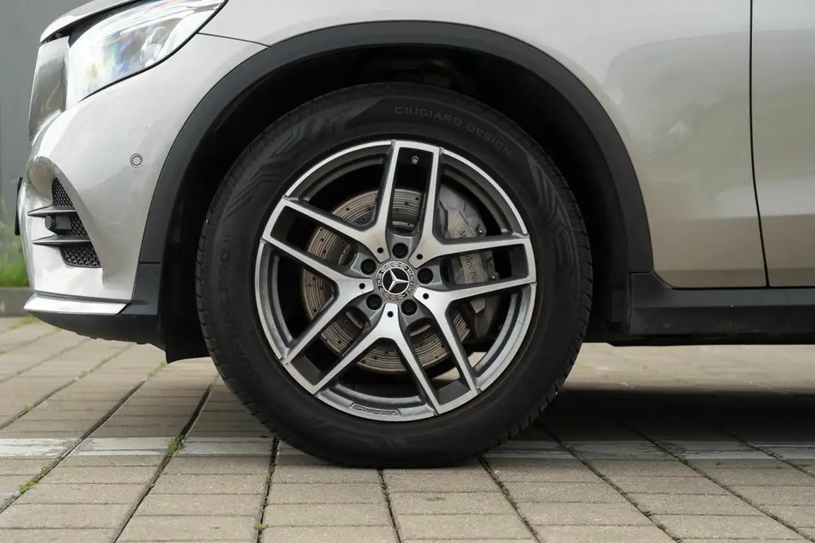 MERCEDES-BENZ GLC