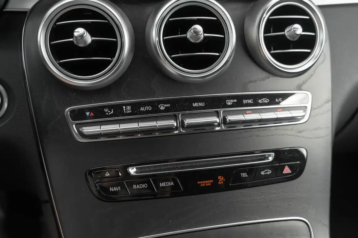 MERCEDES-BENZ GLC