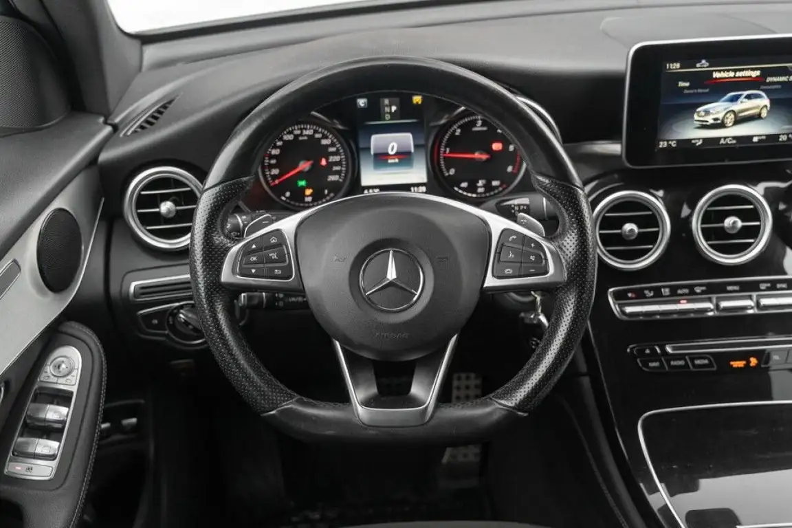 MERCEDES-BENZ GLC