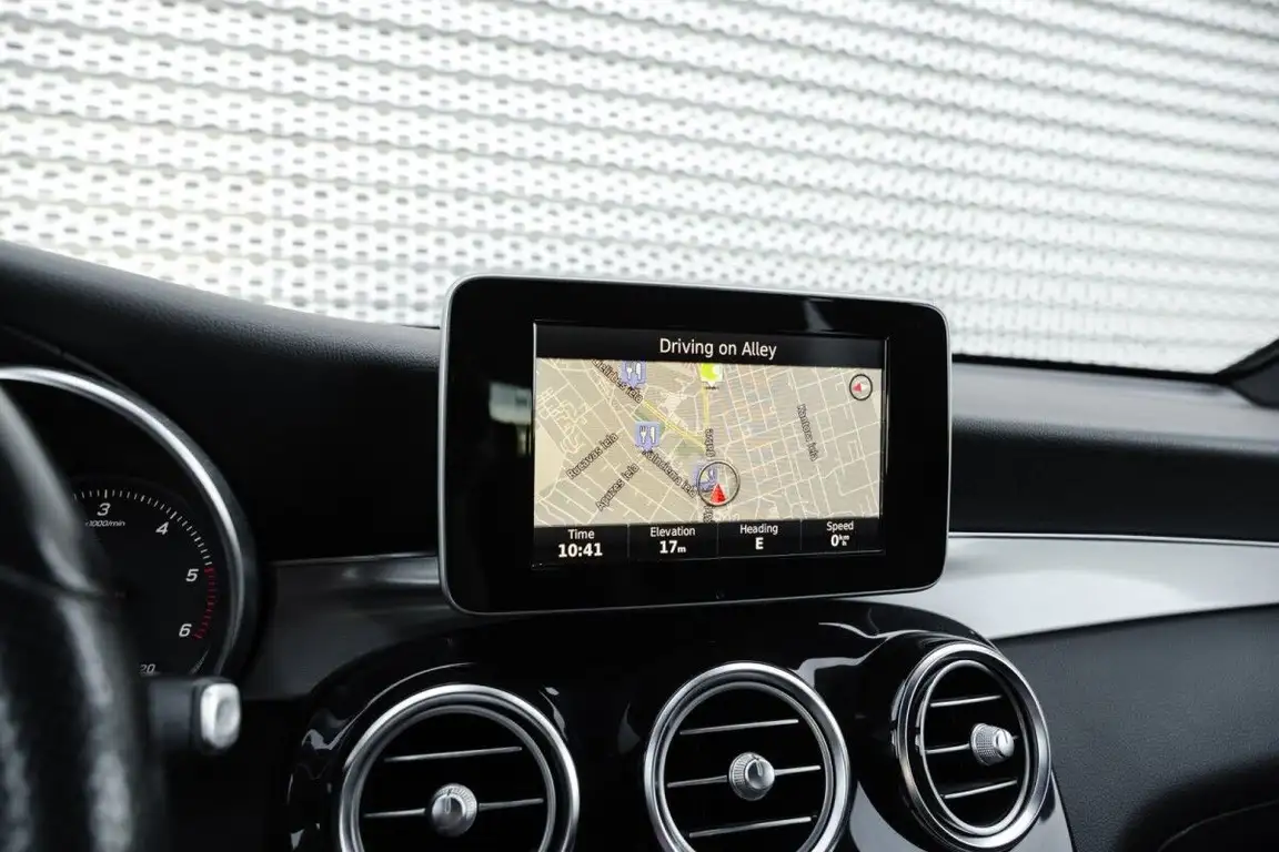 MERCEDES-BENZ GLC