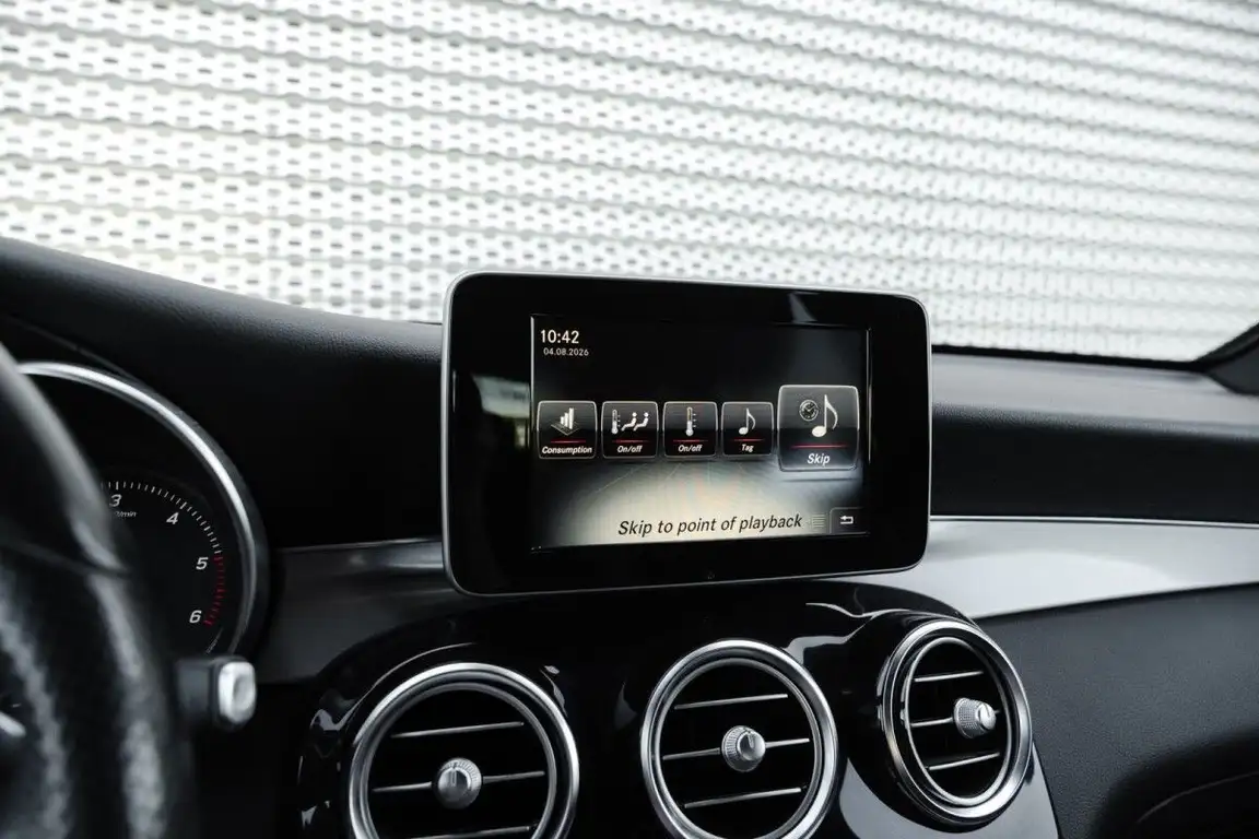 MERCEDES-BENZ GLC