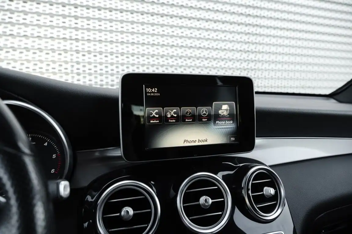 MERCEDES-BENZ GLC