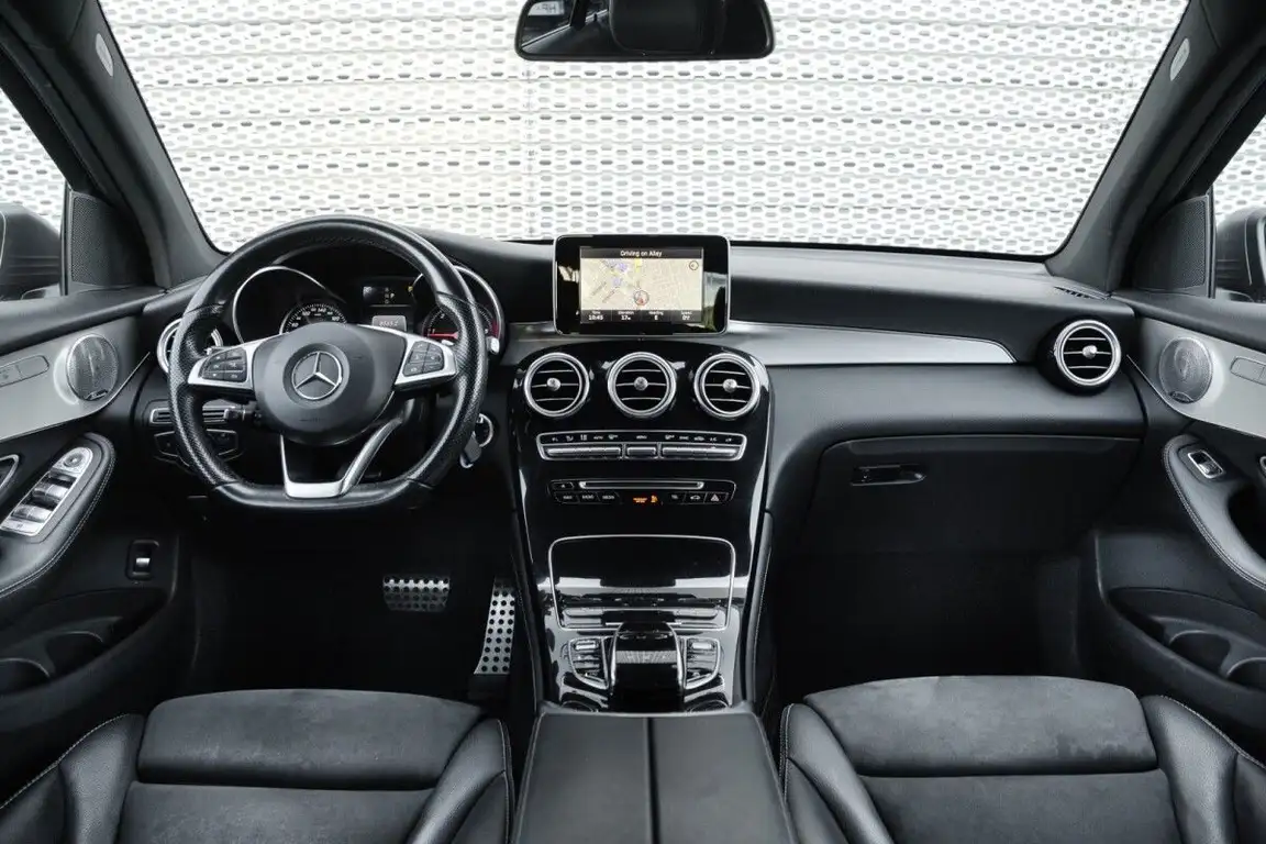 MERCEDES-BENZ GLC
