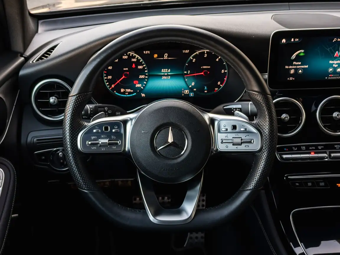 MERCEDES-BENZ GLC