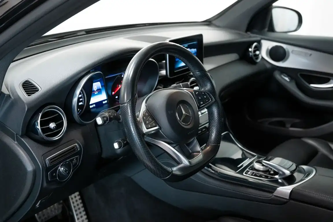MERCEDES-BENZ GLC