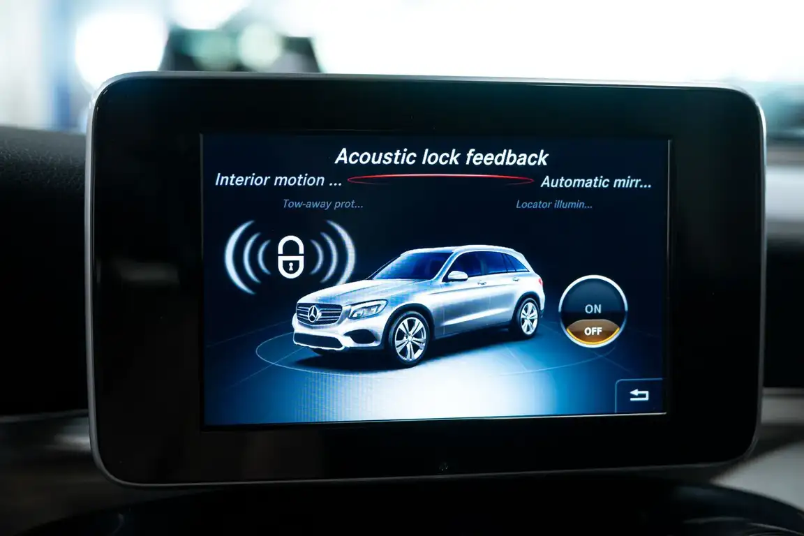 MERCEDES-BENZ GLC