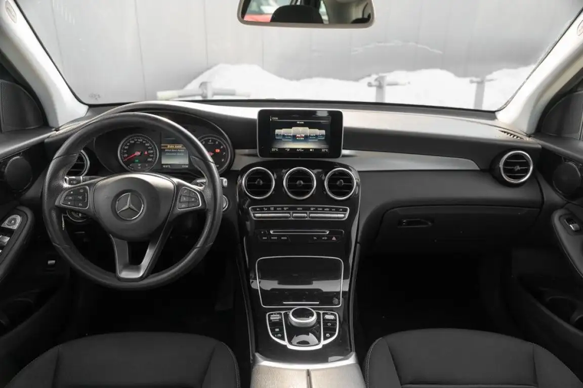 MERCEDES-BENZ GLC