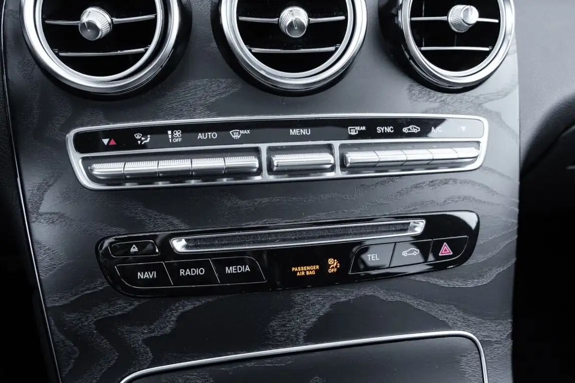 MERCEDES-BENZ GLC