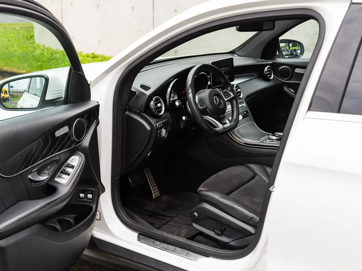 MERCEDES-BENZ GLC