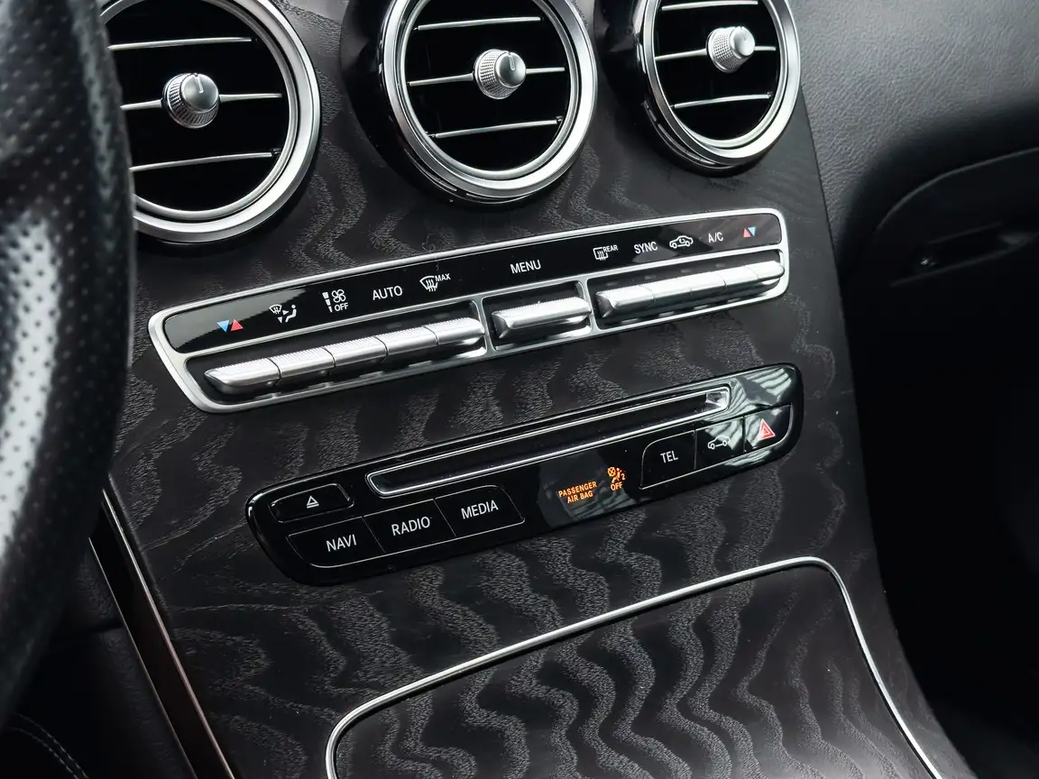 MERCEDES-BENZ GLC