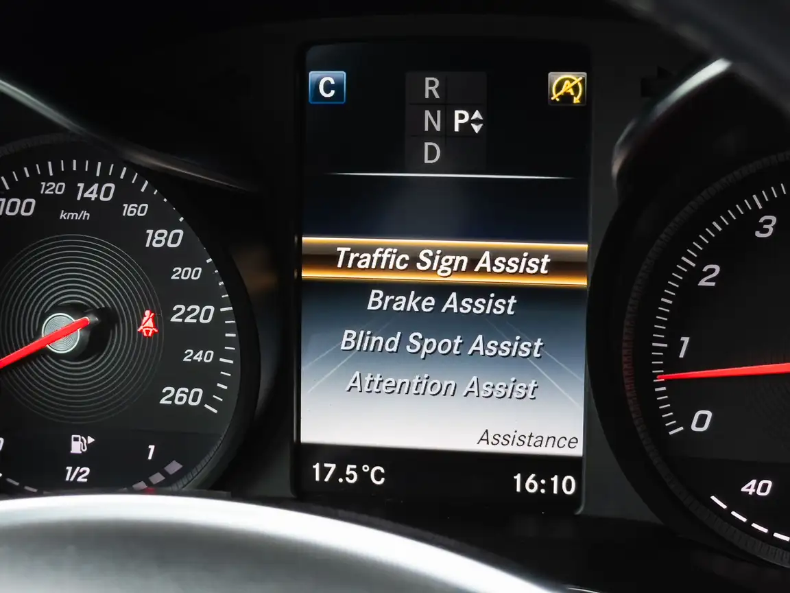 MERCEDES-BENZ GLC