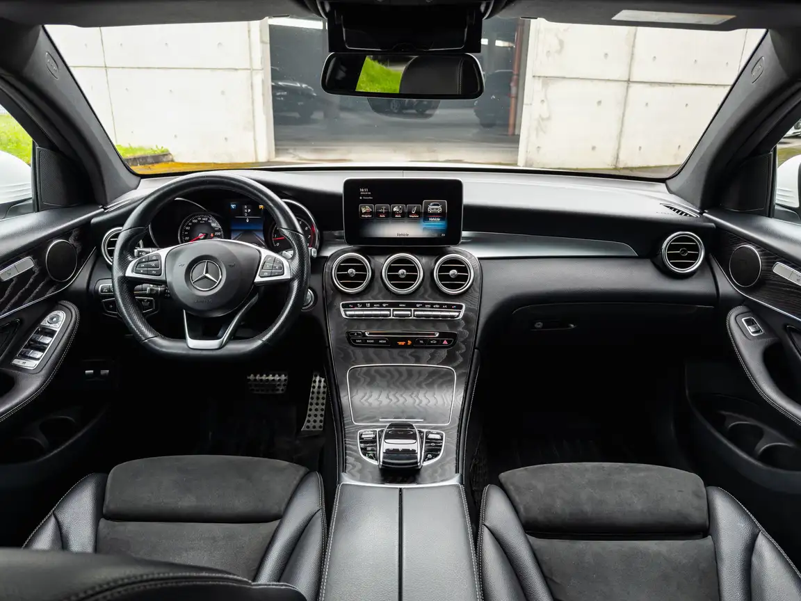 MERCEDES-BENZ GLC